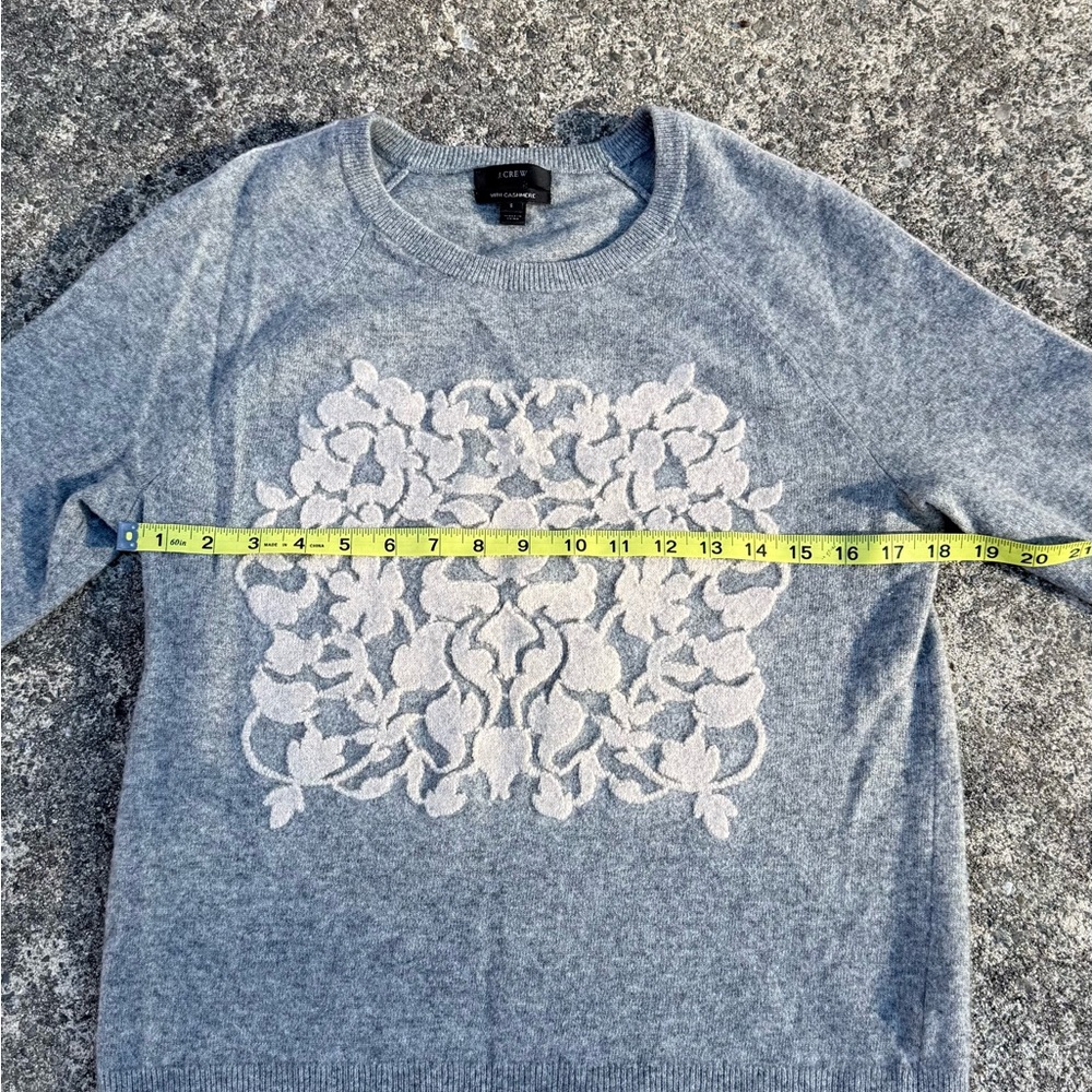 J.Crew Gray Cashmere Blend Sweater Floral Detail Crewneck Size S - Picture 6 of 9